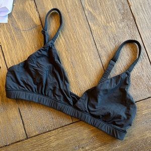 SKIMS fits everybody triangle bralette